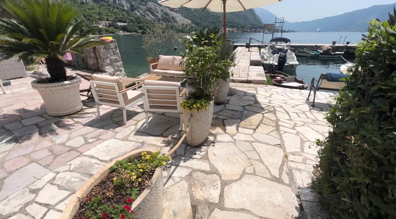 Apartment Lukiduki At The Beach - Cattaro Esterno foto